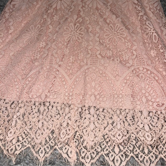 Pink lace mini - Picture 2 of 3